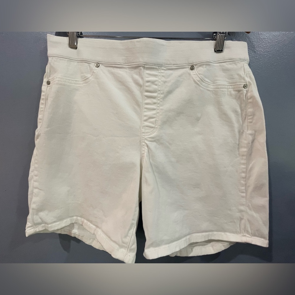 New Directions White Pull Up Elastic Waist Women’s Shorts Plus Size 14R